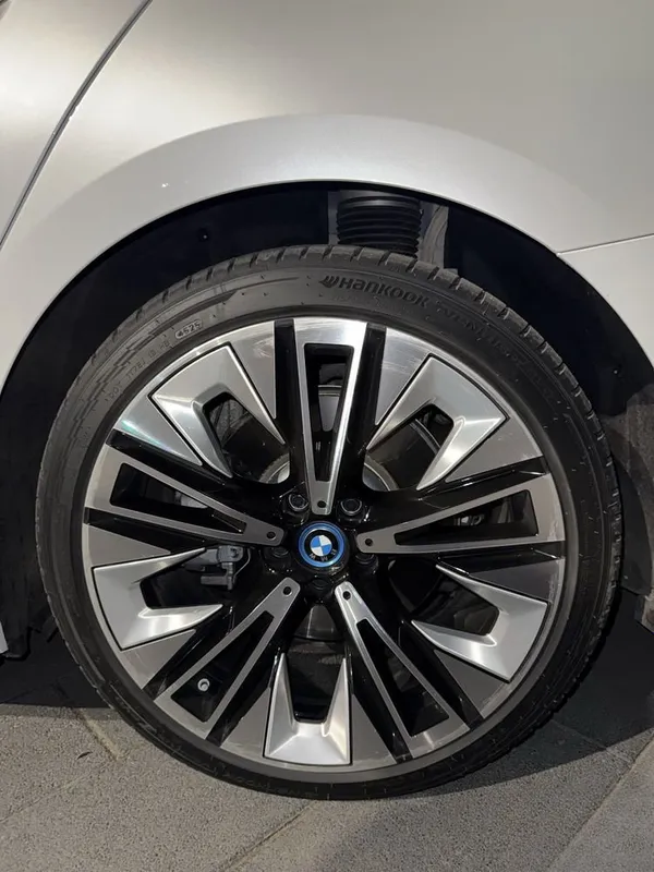 Bmw i5 50L oq rang 8 Bmw i5 50L oq rang 8