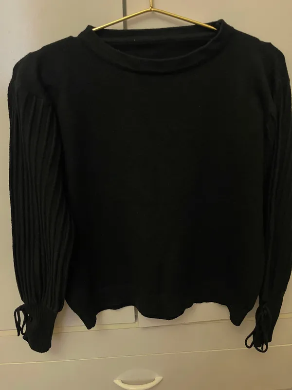 Осенние свитеры, 2 штуки — 95 000 сум 3 Осенние свитеры, 2 штуки — 95 000 сум 3