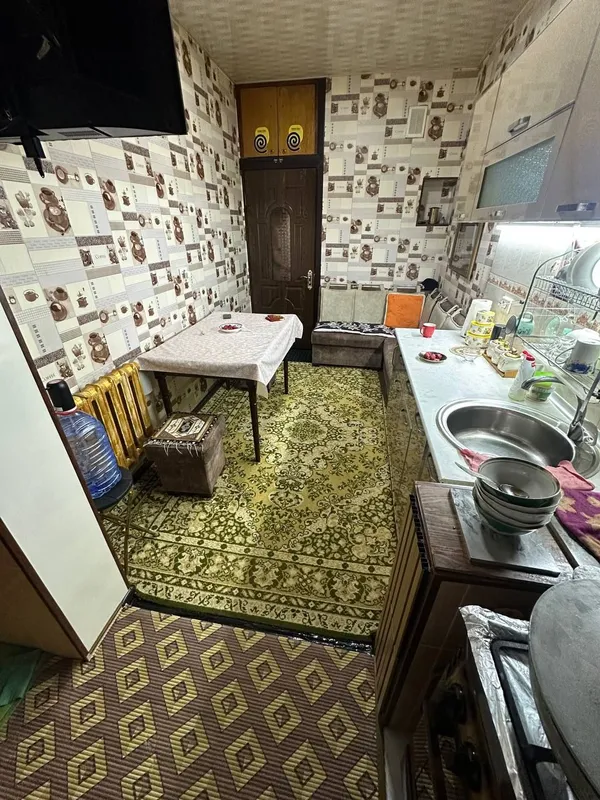 3-комнатная, полный ремонт. 72 квадрат, в Алгоритме 4 3-комнатная, полный ремонт. 72 квадрат, в Алгоритме 4