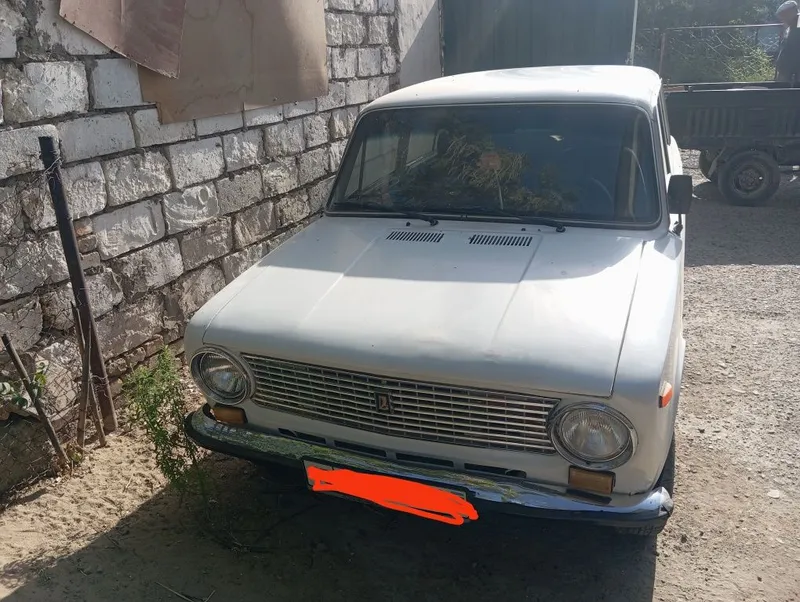 Ваз 21011 русумли автомобил сотилади