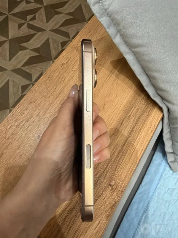 iPhone 16 Pro Desert Titanium / 256 GB / 89% 5 iPhone 16 Pro Desert Titanium / 256 GB / 89% 5