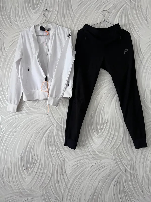 ayollar uchun ikki qismli sport kostyumi 1 ayollar uchun ikki qismli sport kostyumi 1