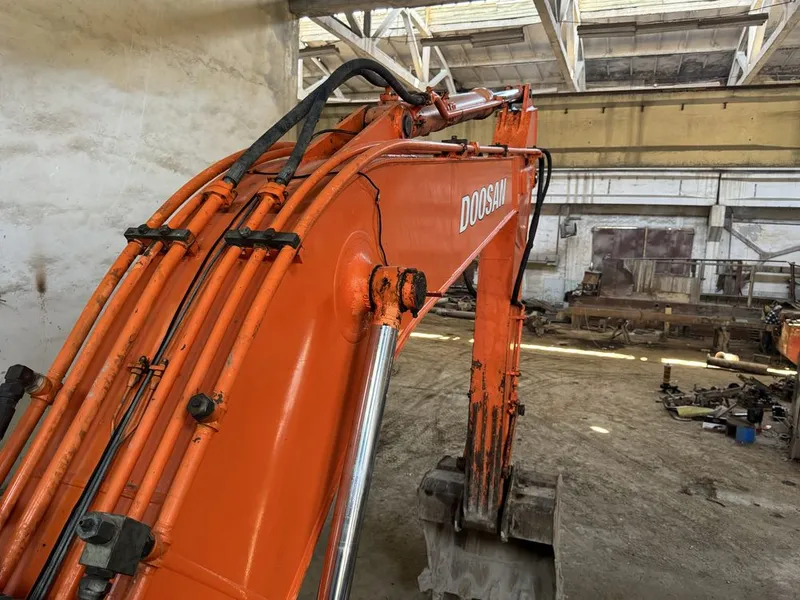 Doosan 225 LC ekskavator sotiladi — фото 4