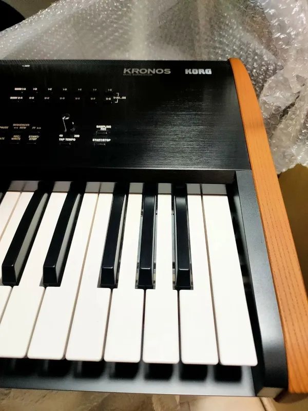 Korg kronos 2 yangi xolatda — фото 1