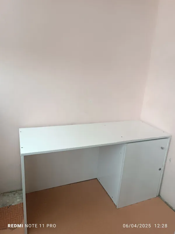 Ish stoli va xontaxta sotiladi