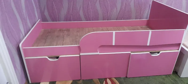 Detskiy divan sotiladi