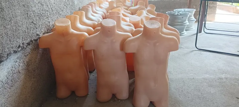 Detski maniken sotiladi