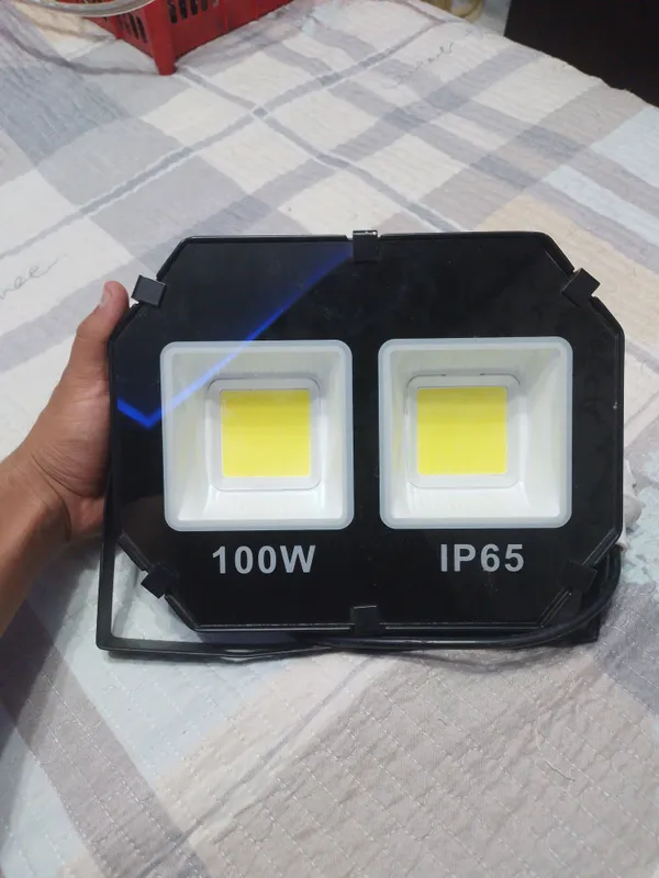 Прожектор 100W. 65IP. Projector 100W. 65IP. 1
