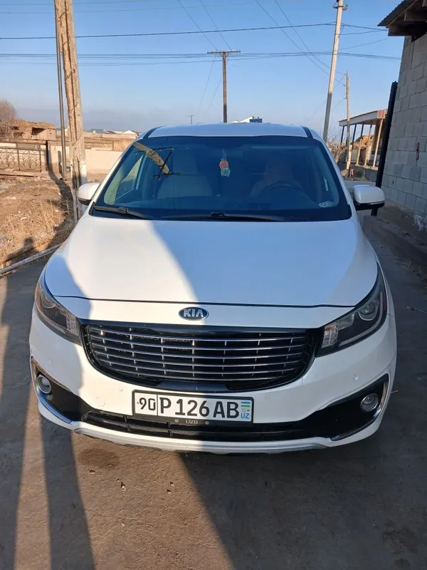 Kia sedona 2019 srochna sotiladi