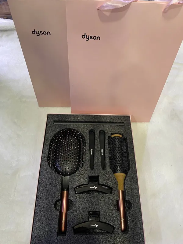 Подарочный набор от Dyson 7в1 1 Подарочный набор от Dyson 7в1 1