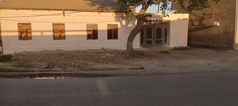 Ховли сотилади 5 хонали узимни номимда 4
