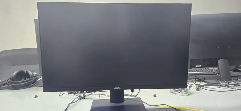 Monitor 27 dyum 75 hz 2 Monitor 27 dyum 75 hz 2