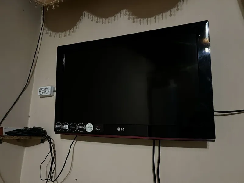 lg televizor 32 ploski ekran