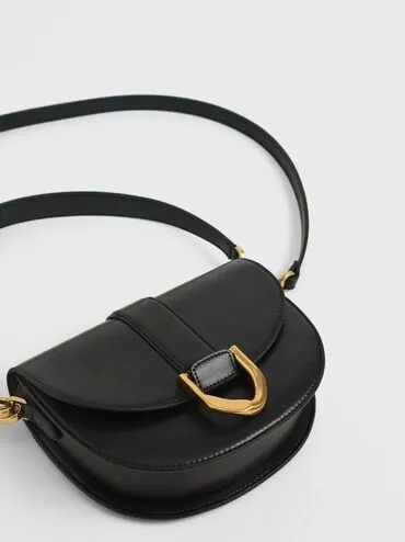 Сумка от бренда Charles & Keith — фото 1