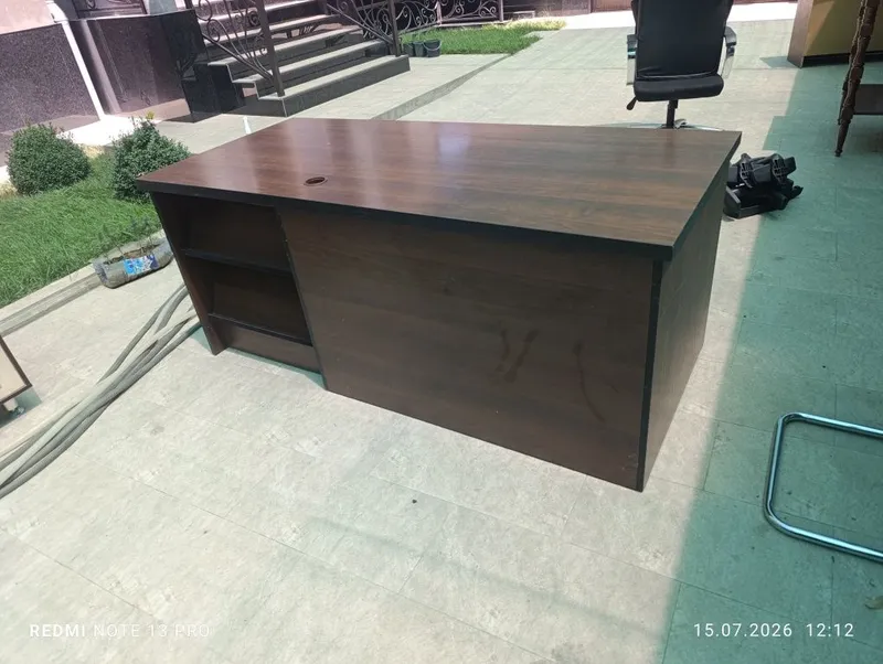 Продам стол для кассы 1