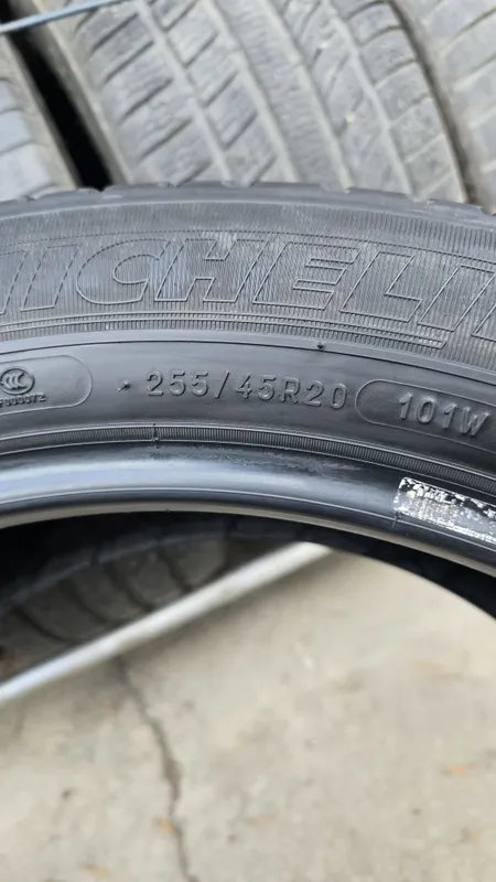 255.45.r20 Michelin latitude sport 3