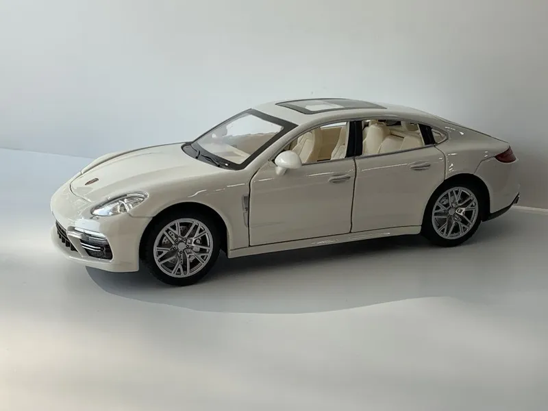Modelka Porsche Panamera 1:24 6