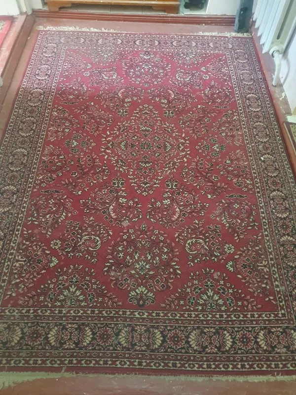 Продам маленькие ковры б/у 1 Продам маленькие ковры б/у 1