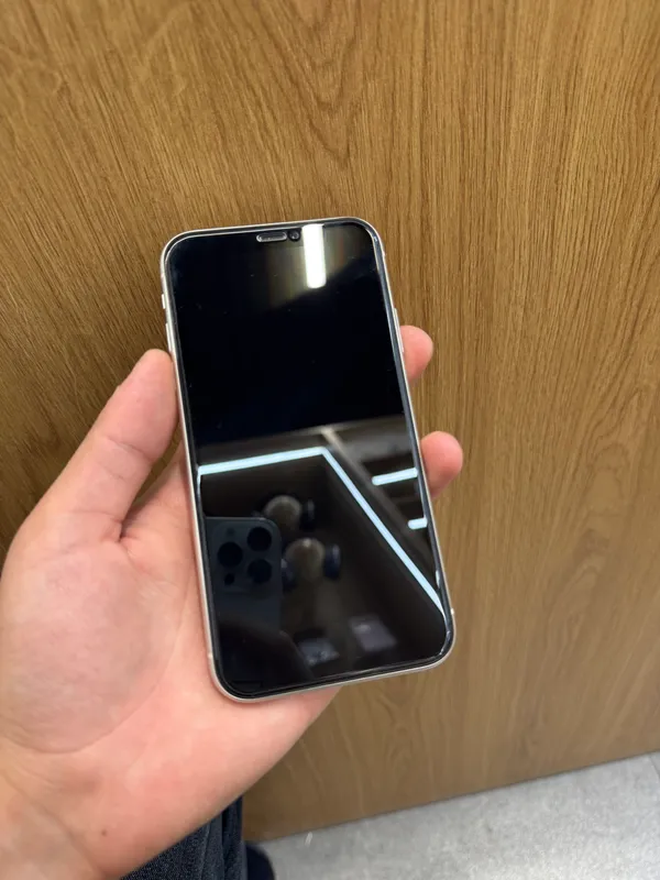 iPhone 11 White