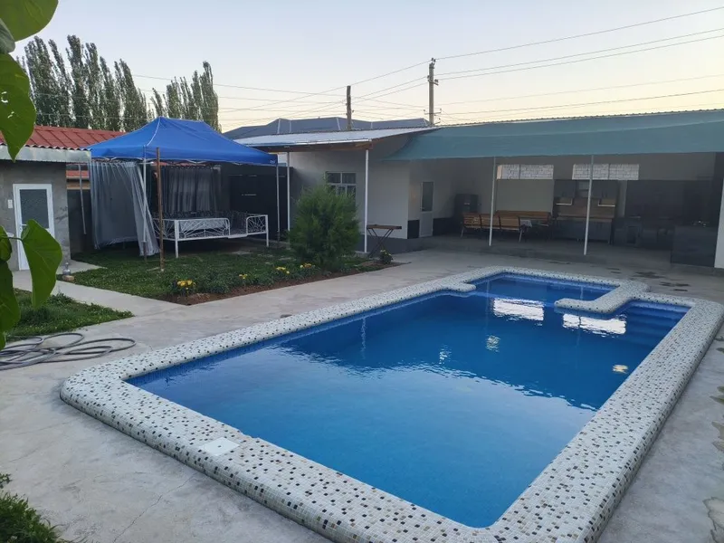Oq toshda oilaviy dacha