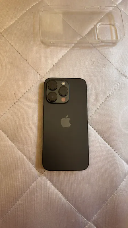 Iphone 14pro qora 1
