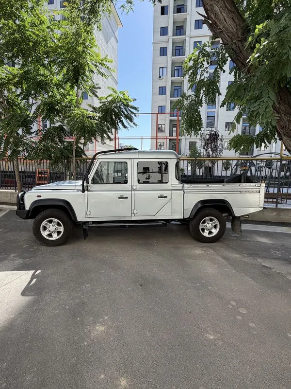Land Rover DEFENDER 110 Crew Cab продается — фото 5 Land Rover DEFENDER 110 Crew Cab продается — фото 5