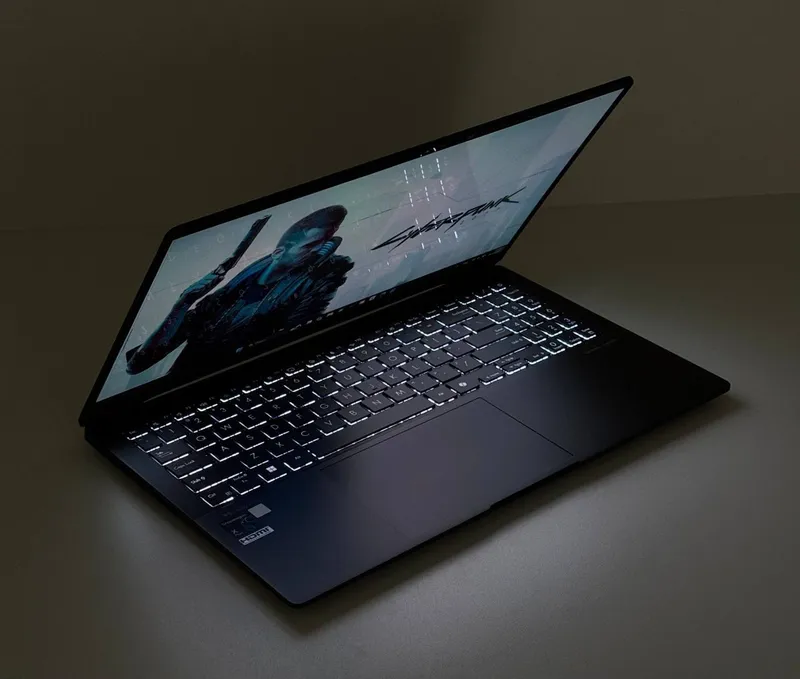 Asus VivoBook 15S — Snapdragon X Plus X1P42100 — фото 4