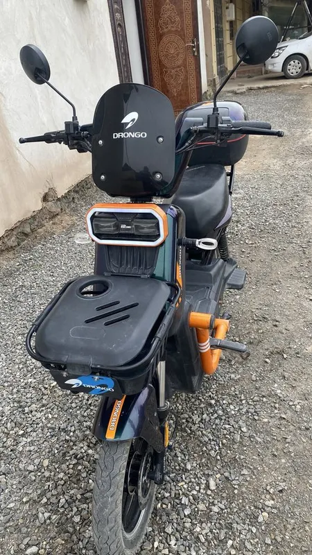 Drongo skuter | 2000km | holati : zor | manzil: beruniy | narx 4,5 mln