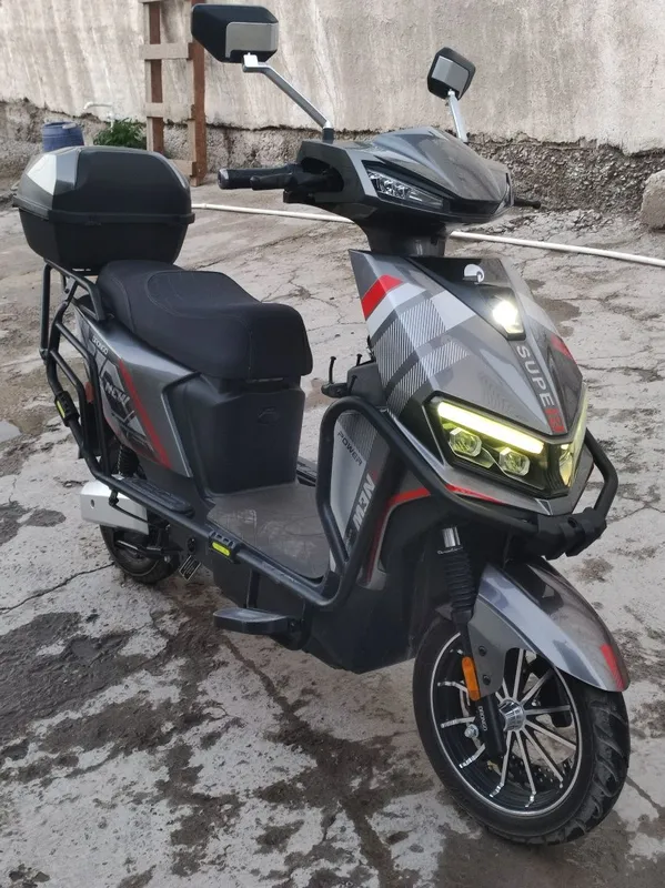 Elektronni skuter 7 Elektronni skuter 7