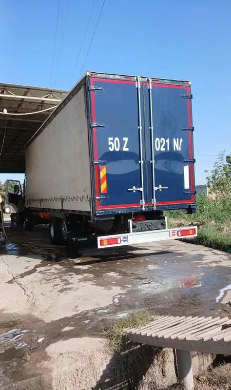 Volvo 2000 года, 64 куба, двигатель V8, продаётся, на ходу 2