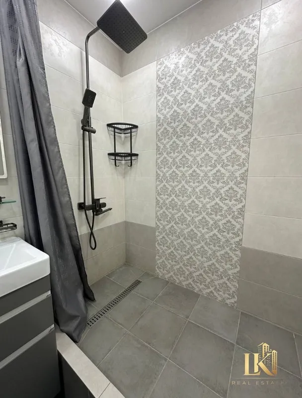 3 xonali kvartira sotiladi, 94 m², 3/7, Yakkasaroy tumani (Kosmonavtlar metrosi) 8 3 xonali kvartira sotiladi, 94 m², 3/7, Yakkasaroy tumani (Kosmonavtlar metrosi) 8
