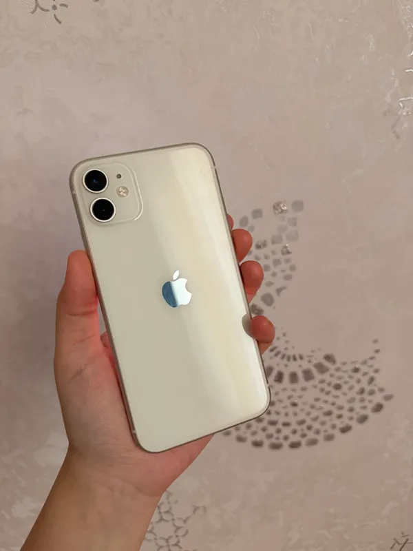 iPhone 11, 64 гб — фото 1