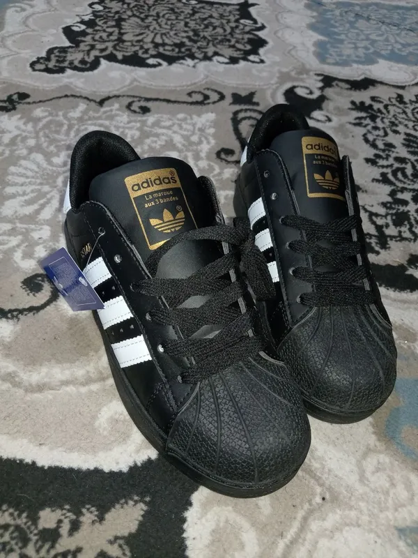 Adidas original крассовка, новый. Adidas original крассовка, новый.