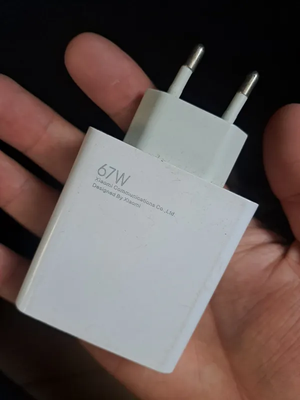 зарядник USB
