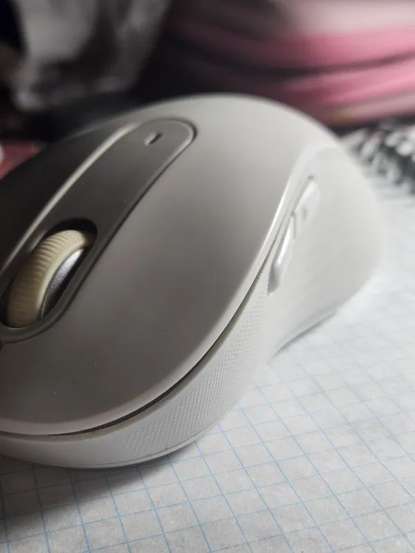 Logitech M650 L Wireless Mouse color:off_white silence mouse 1