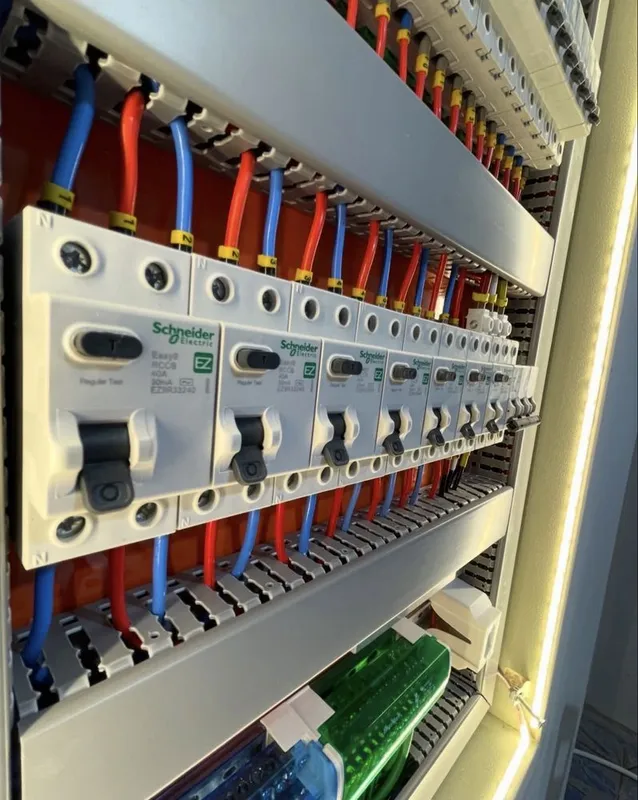 Elektrik 24/7 220w 380w toshkent bo’ylab 1 Elektrik 24/7 220w 380w toshkent bo’ylab 1