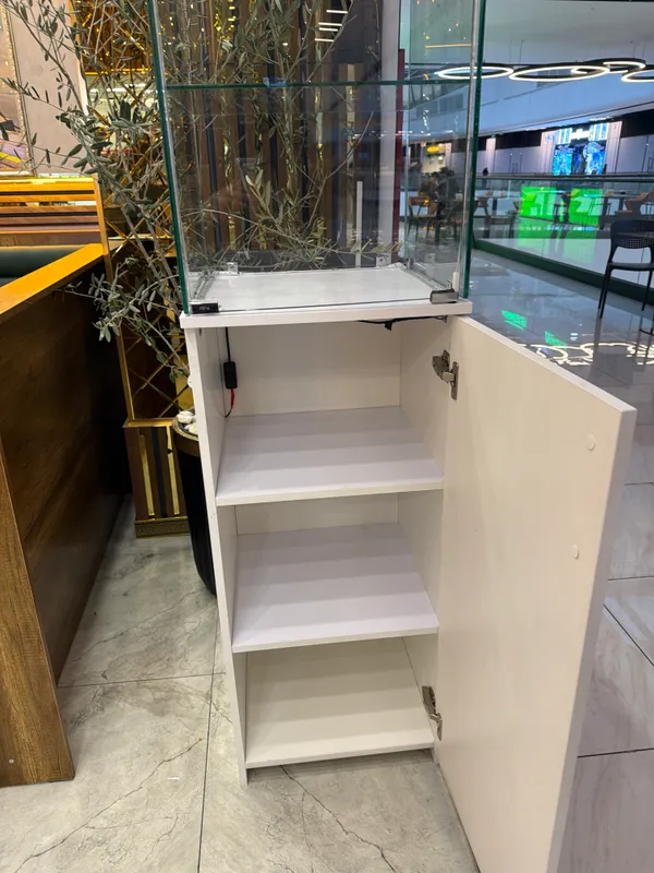 шкаф shkaf vitrina Stoliladi yangi 150$ kelishamiz 4 шкаф shkaf vitrina Stoliladi yangi 150$ kelishamiz 4
