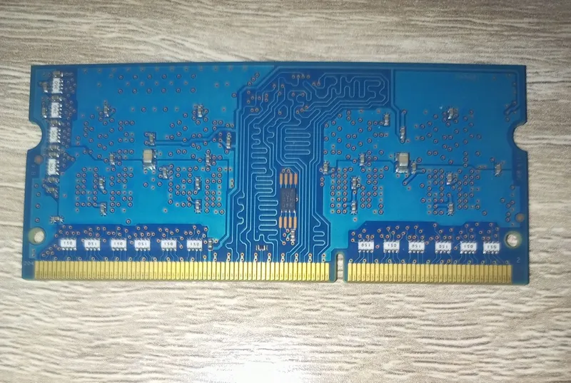 Оперативная память 2ГБ SO-DIMM DDR3 1600МГц — фото 1