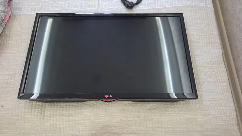 LG televizor sotiladi, diagonali 32 1 LG televizor sotiladi, diagonali 32 1