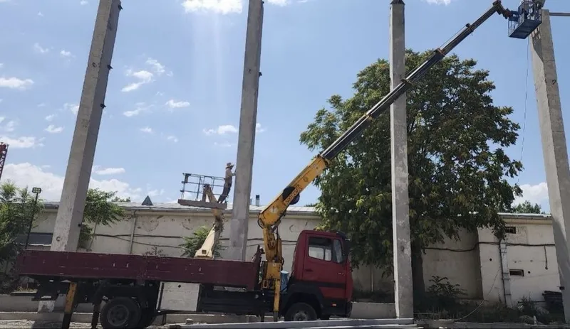 Кран манипулятор универсал срочно сотилади