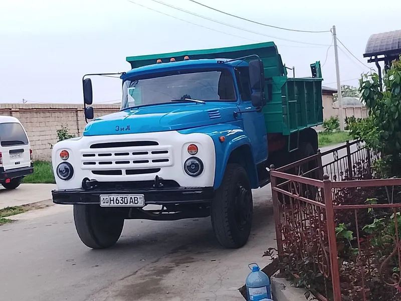 ZIL-130 3