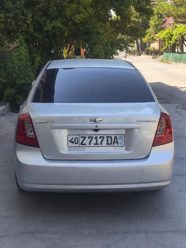 Авто сотилади Продается авто ласетти 3