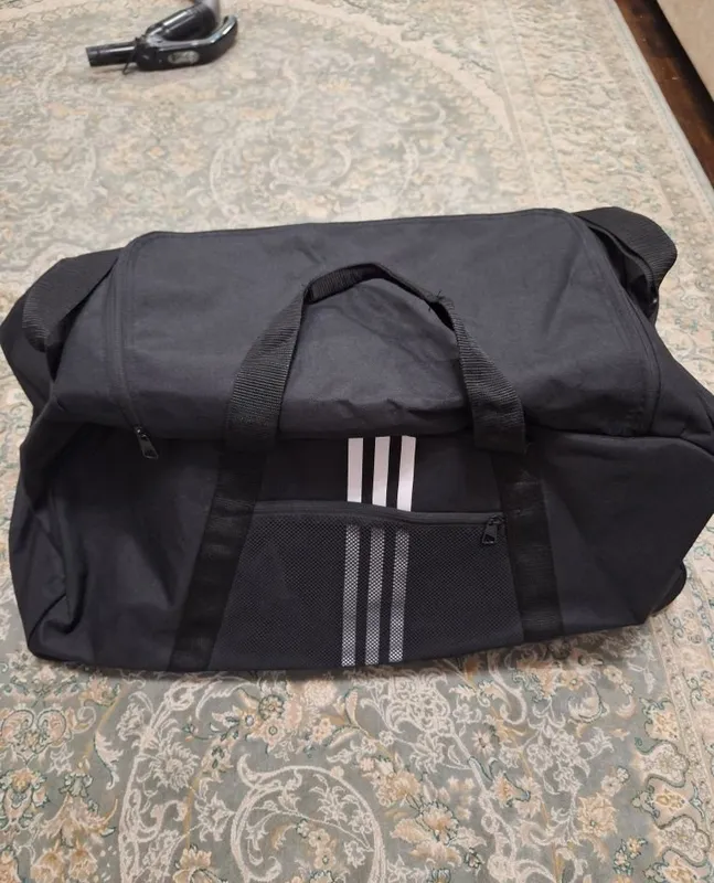 продаётся спортивная сумка adidas, состояние новое 1 продаётся спортивная сумка adidas, состояние новое 1