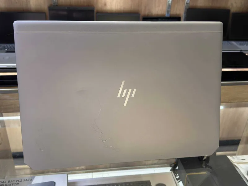 HP ZBook 15 G5 Core i9-8950HK ram 16 ssd 256 Quadro P1000 4gb — фото 4