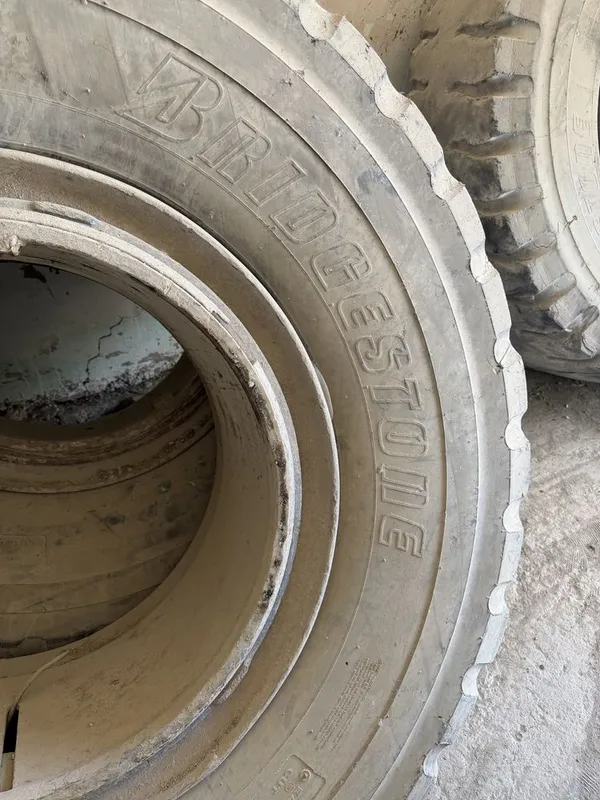 Автошины 21.00 R333 BRIDGESTONE с диском 2 Автошины 21.00 R333 BRIDGESTONE с диском 2