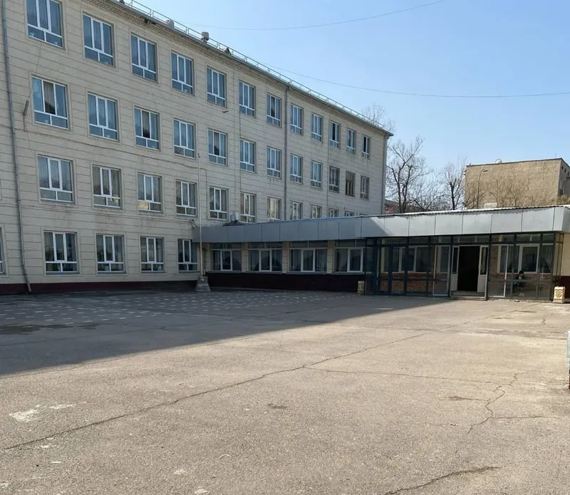 заместитель директора АХЧ, бухгалтер