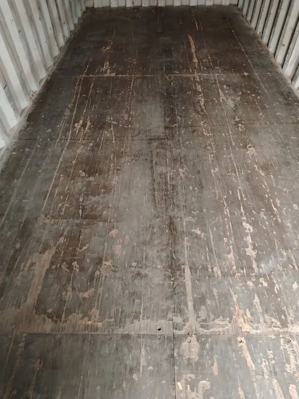 Konteyner 6 m, balandligi 2.60, 670.700. 6