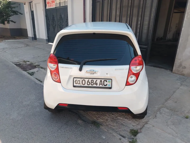 Chevrolet spark 2011 3