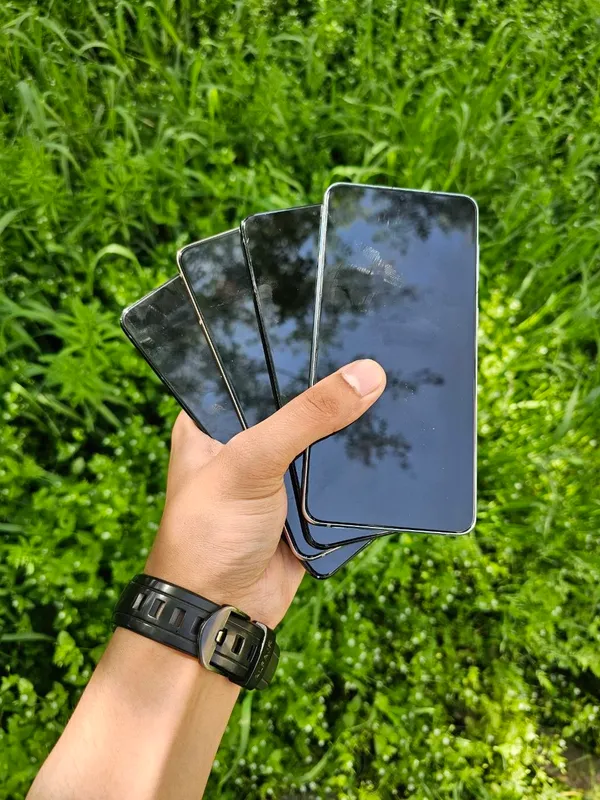 Samsung Galaxy S21 Plus (5G) 2 Samsung Galaxy S21 Plus (5G) 2