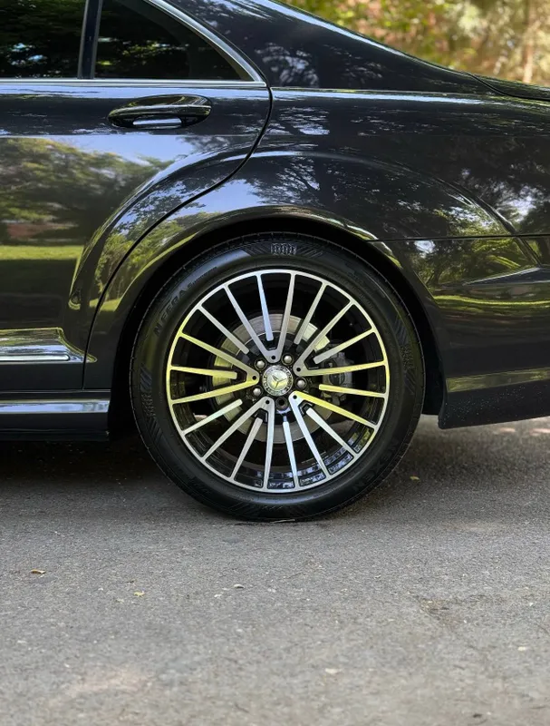 Mercedes-Benz S500 4MATIC 8 Mercedes-Benz S500 4MATIC 8